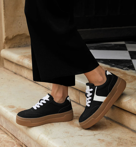 Garde-robe - Sneakers - Zwart