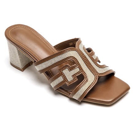 Garde-robe - Sandalen - Camel