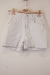 Garde-robe - Short - Wit