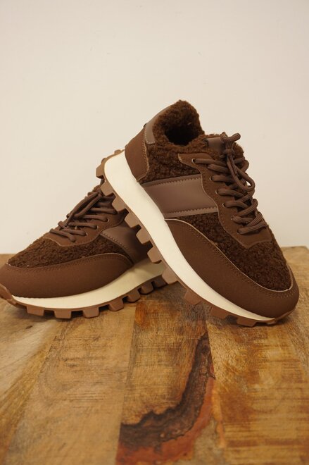 Garde-robe - Sneakers - Bruin