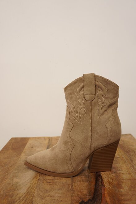 Garde-robe - Korte Laarzen - Beige