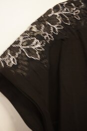 Garde-robe - T-shirt - Zwart