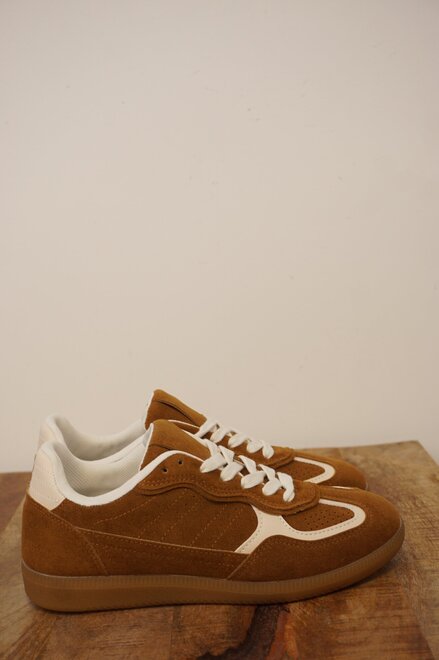 Garde-robe - Sneakers - Camel