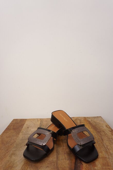 Garde-robe - Sandalen - Zwart