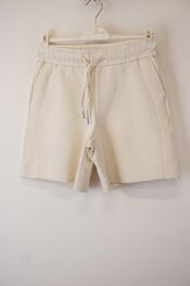 Red Button - Short - Ecru