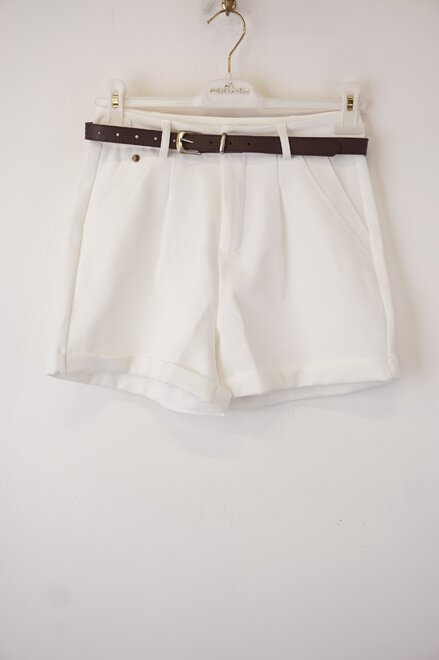 Garde-robe - Short - Wit