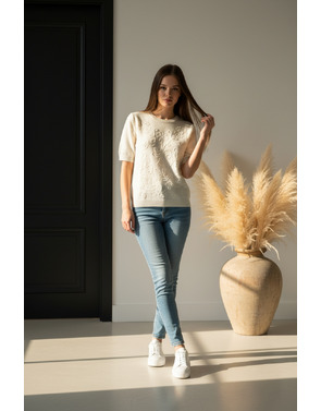 Red Button - Pull - Ecru