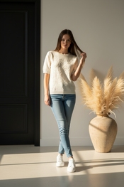 Red Button - Pull - Ecru