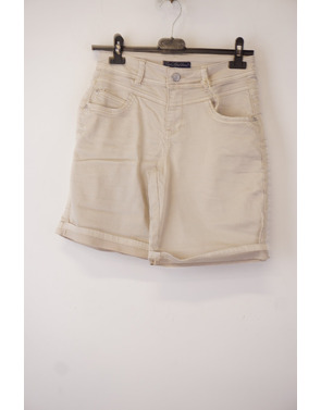 Red Button - Short - Beige