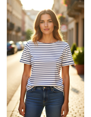 Red Button - T-shirt - Jeans