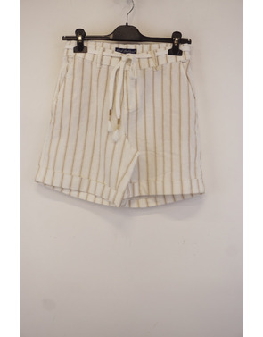 Red Button - Short - Beige-ecru
