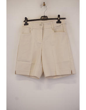 Red Button - Short - Beige