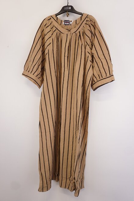 Garde-robe - Lang kleed - Camel