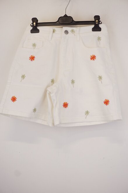 Garde-robe - Short - Wit