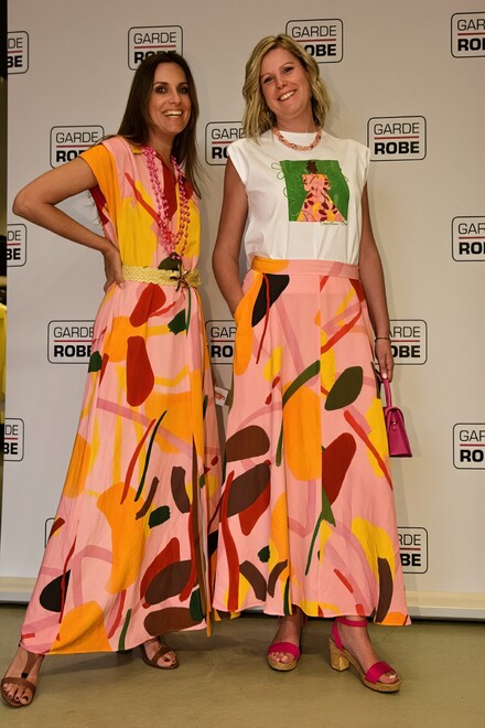 Caroline Biss Runway: Artistieke Prints &amp; Color-Blocking in Pink &amp; Orange