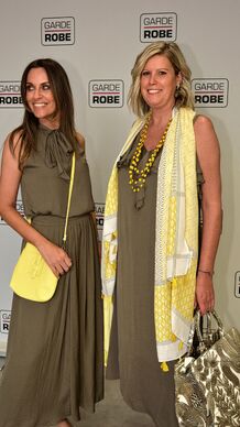 Garde Robe Runway: Olijfgroene Maxidress van Senso met Lemon Gele Accessoires