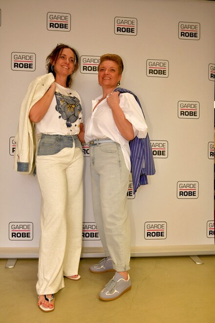 Denim &amp; White: Casual Chic Fusion