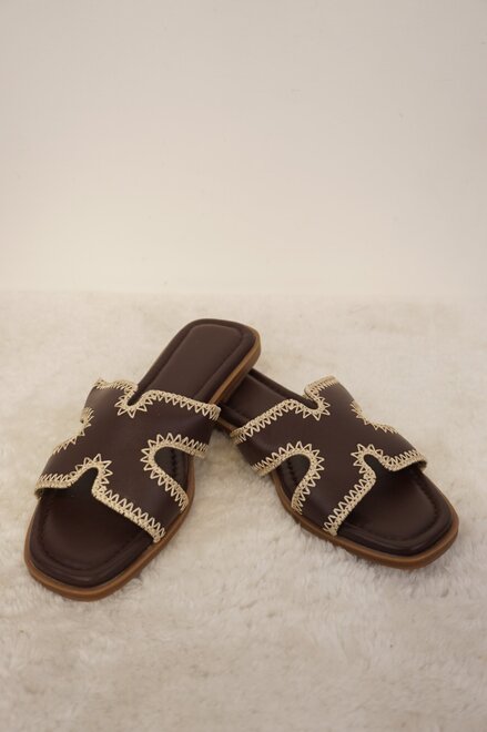 Garde-robe - Sandalen - Bruin