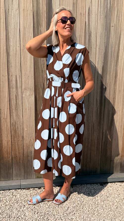Bruine Midi-jurk met Grote Blauwe Polka Dots