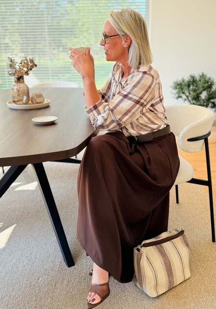 Sophisticated Layers: Plaid Blouse &amp; Deep Brown Skirt