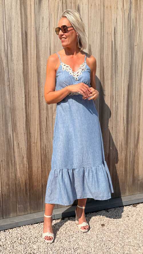 Zomerse Blauwe Jurk met Wit Kant-Borduursel