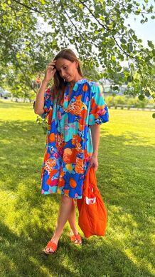 Tropische Bloemenjurk met Oranje Shopper