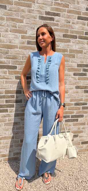 Zachtblauwe Co-Ord Set met Pompon Details