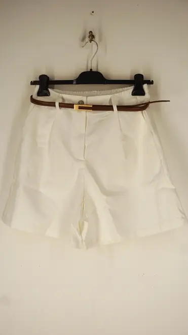 Garde-robe - Short - Wit