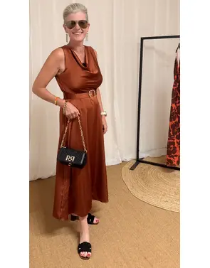 Garde-robe - Lang kleed - Donker oranje