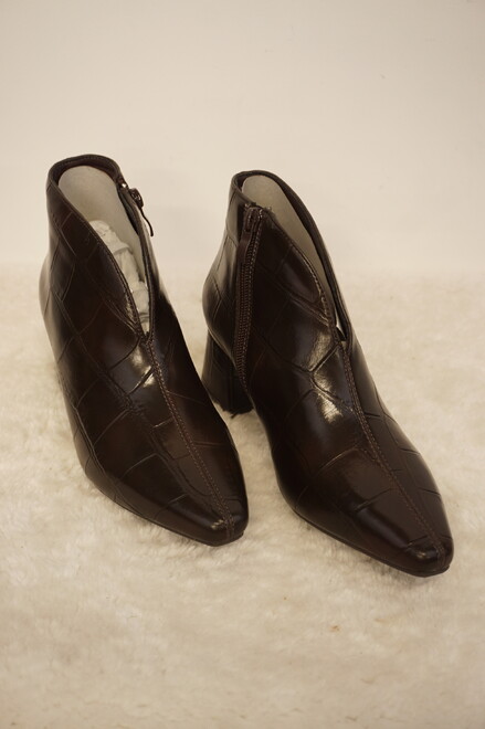 Garde-robe - Korte Laarzen - Bruin