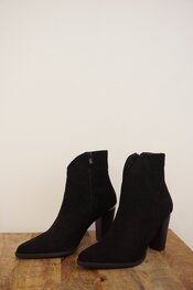 Garde-robe - Korte Laarzen - Zwart