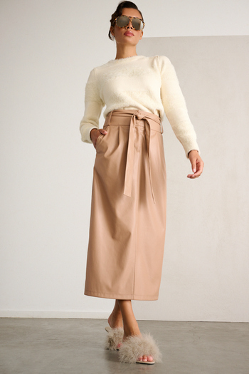 pulloverx812creamskirtx602camel.jpg