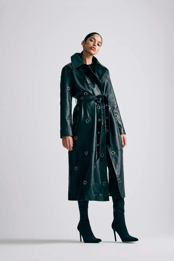 202267_20CMROYAL-RING-COAT_20Black_203_8327c04a-5aa0-4cb9-bc20-891995e53903_720x.jpg